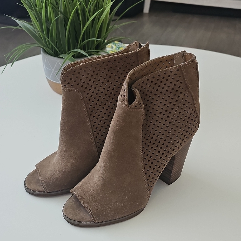 Lucky Brand Lamina Tan Peep-Toe Heeled Boots